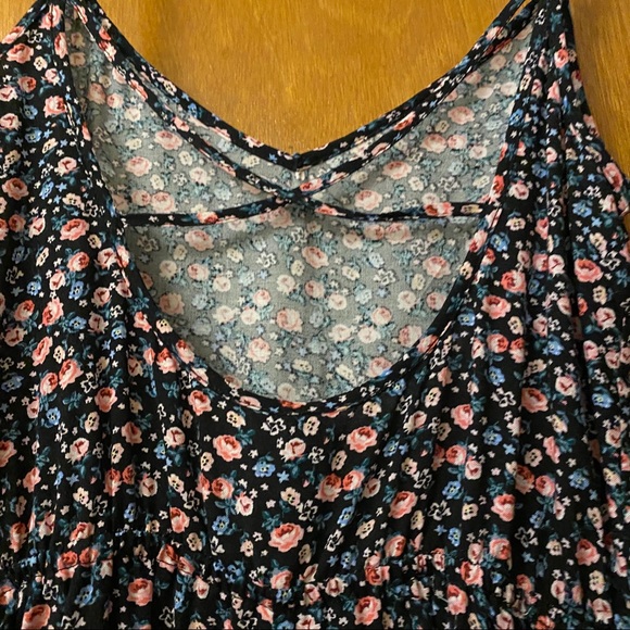 Price negotiable - H&M floral romper - Picture 4 of 7